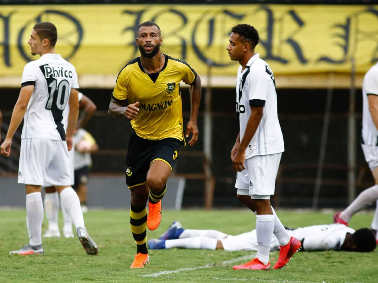 São Bernardo 1 x 0 Ponte Preta – Ex-Guarani dá classificação nos acréscimos
