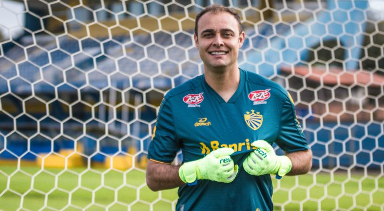 Time da Série B estuda contratação de goleiro bicampeão da Libertadores