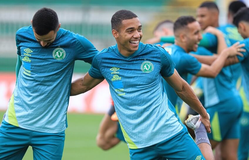 Série B: Chapecoense embarca para Caxias do Sul com dois desfalques