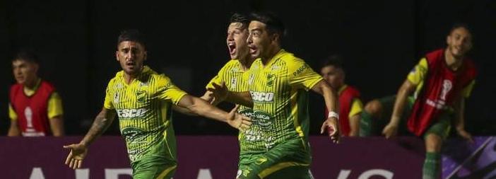 Hachen marcou gol após bola tocar no travessão