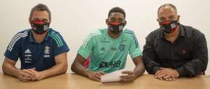 Flamengo renova contrato com goleiro que já falhou feio em eliminação