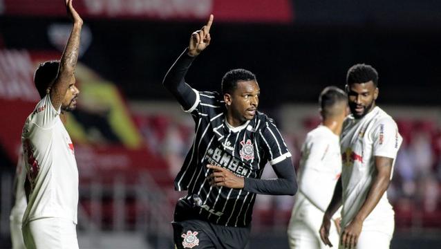 Jô completa 3 meses sem marcar no Corinthians e terá tempo para recuperar a forma