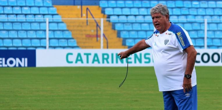 Série B: Geninho não aguenta pressão e pede demissão do Avaí