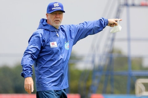 Bahia tem desfalques por covid-19, mas conta com retorno de Mano Menezes