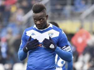 Balotelli acerta com clube italiano e acaba com sonho dos vascaínos