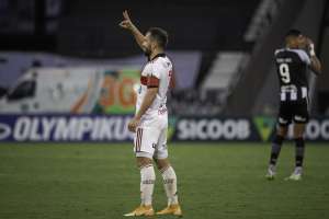 Éverton Ribeiro diz que vitória no clássico vai dar confiança ao Flamengo