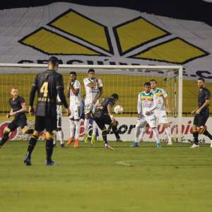 Criciúma-SC 2 x 2 Brusque-SC - Quadricolor empata no fim e avança na Série C