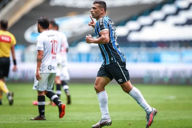 Diego Souza marcou os dois primeiros gols do Grêmio (Foto: Lucas Uebel/Grêmio)