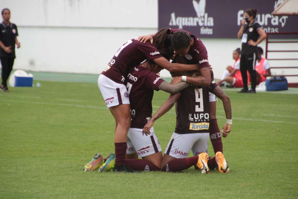  'Chegar a final é emocionante' diz técnica da Ferroviária (Foto: Millena Cravo/Ferroviária SA)