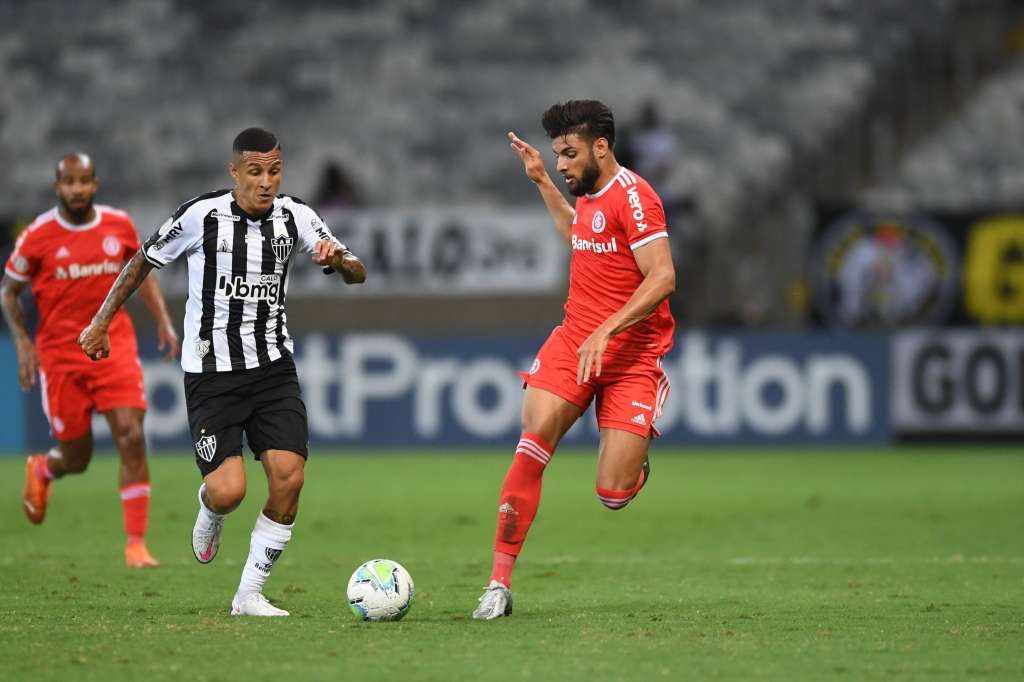 Atlético-MG 2 x 2 Internacional – Galo leva empate no fim e fica longe do São Paulo