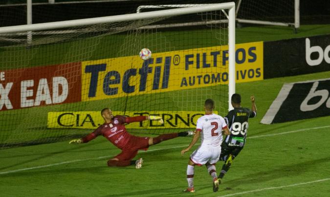 Bruno Michel bateu de primeira e abriu o placar
