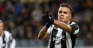 Atacante abandona ex-clube de técnico do Palmeiras, mas Corinthians não quer volta