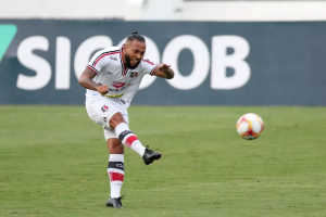 Série C: Meia do Santa Cruz foca em vitória na estreia: 'Sempre entramos pra ganhar'