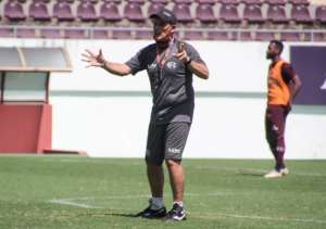 Série D: Técnico da Ferroviária prega cautela para decisão com o Marcílio Dias