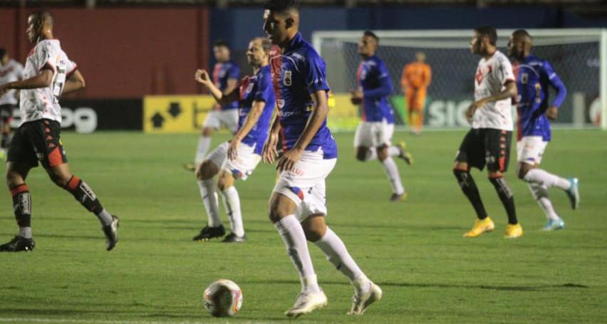 Paraná e Figueirense priorizaram a marcação