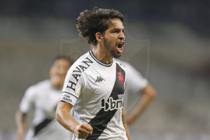 Dois grandes clubes do Brasileirão estão interessados em Benítez, do Vasco