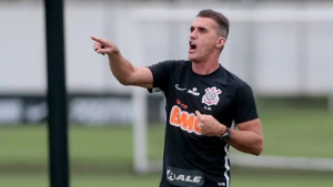 Mancini foca no setor ofensivo em treinamentos visando clássico contra São Paulo