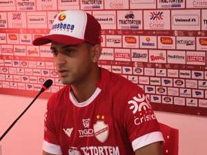 Série C: Atacante vê Vila Nova no 'grupo da morte' e aprova mudança pro Olímpico