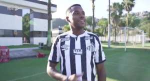 Robinho fala em 'rangar a mina' e orienta amigo a voltar ao Brasil para não ser preso