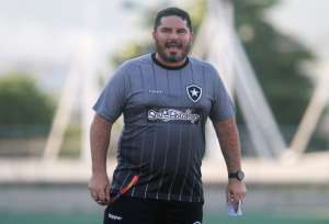 Otimista, Barroca promete mudança de atitude para tirar Botafogo da degola