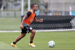 Meia minimiza distância para o São Paulo e promete Corinthians concentrado