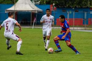 Ferroviária-SP x Marcílio Dias-SC - Locomotiva passa o trem no 
