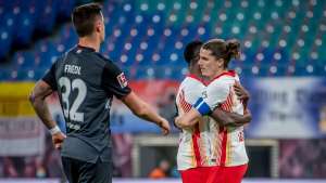 ALEMÃO: RB Leipzig vence e assume a liderança; Dortmund é goleado