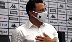 Dirigente do Botafogo chuta o balde: 