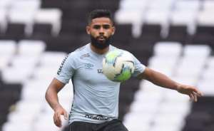 Lateral lamenta 'desatenção' do Santos no segundo tempo contra o Flamengo