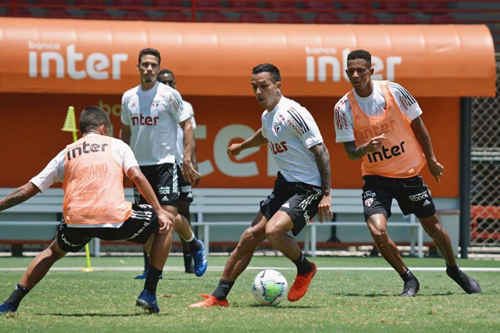 Diniz está entre Pablo e Vitor Bueno para substituir Luciano contra o Atlético-MG