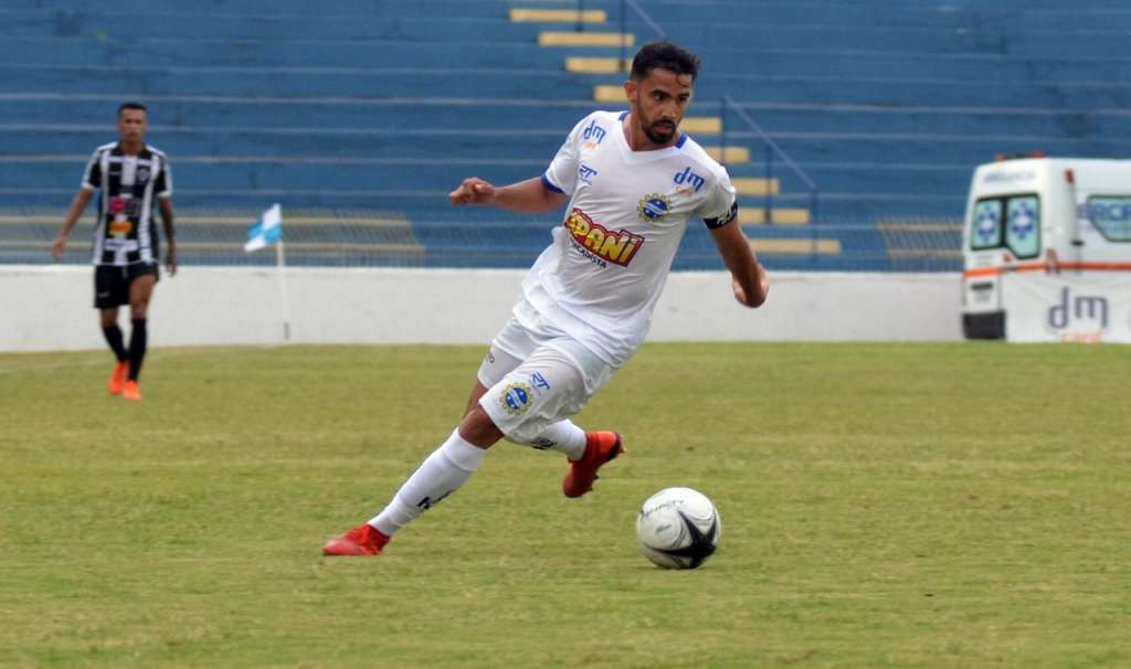 Raphael em ação pelo São José