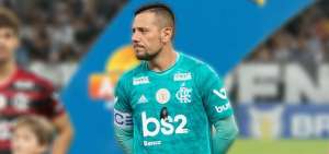 Apesar da pressão, Flamengo nega aumentar proposta por goleiro