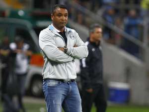 Ídolo do Grêmio não vê problema em comandar o Internacional