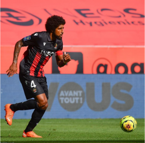 Mesmo contundido, ex-zagueiro da Seleção Brasileira renova com time francês