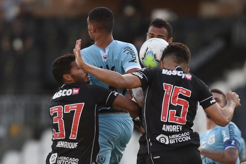 Vasco 1 x 0 Santos – Vasco encerra jejum de vitórias, mas segue no Z4 3 0002050516149 img