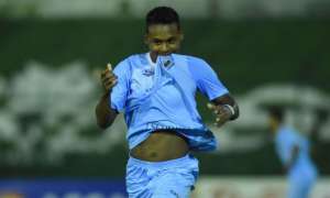 Ypiranga-RS 2 x 3 Londrina-PR - Tubarão aproveita confusão, garante virada e vitória