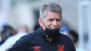 Paulo Autuori valoriza desempenho da defesa após vitória do Athletico-PR