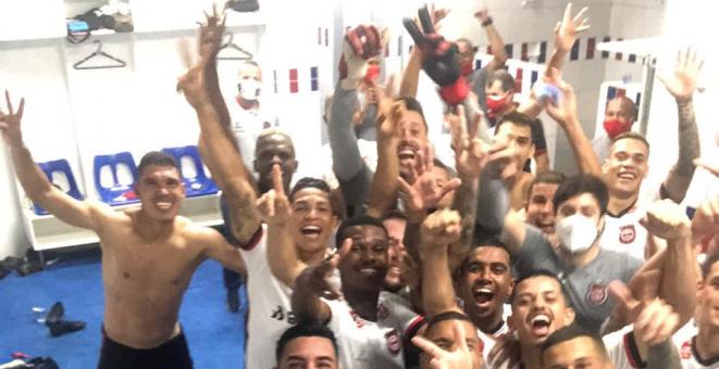 Selfie nos vestiários do Brasil-RS Selfie nos vestiários do Brasil-RS