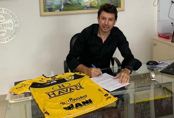 Tcheco é o novo técnico do FC Cascavel