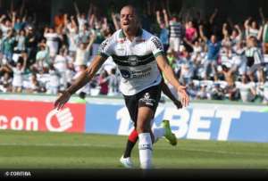 Sem renovar contrato, ex-lateral do Guarani é liberado pelo Coritiba