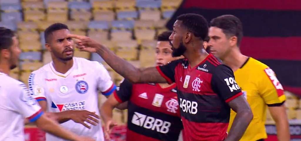 Gerson diz ter sofrido racismo em jogo contra o Bahia