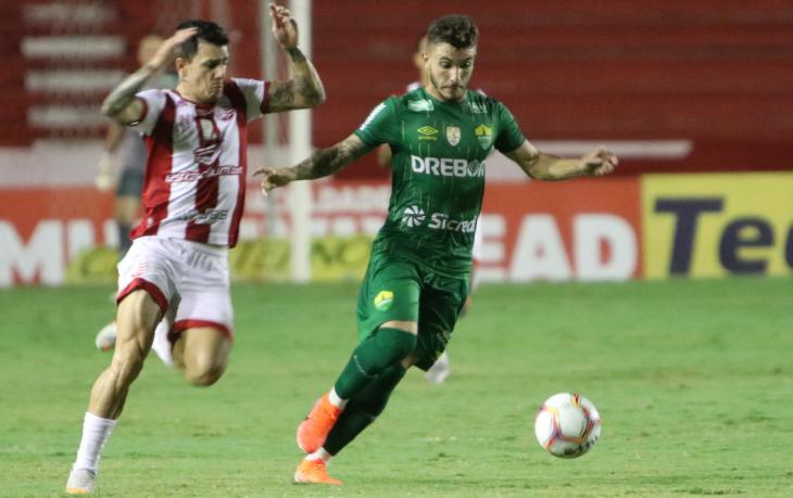 Náutico buscou a vitória desde os primeiros minutos Náutico buscou a vitória desde os primeiros minutos