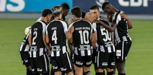 Pior mandante do Brasileirão, Botafogo foca em duelo contra o Corinthians
