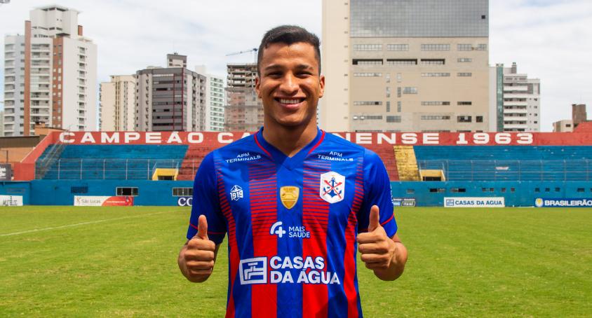 Marcílio Dias-SC renovou com o meia Alessandro (Foto: Bruno Golembiewski/CNMD)