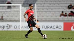 Ex-Corinthians volta, mas não está confirmado no Athletico-PR