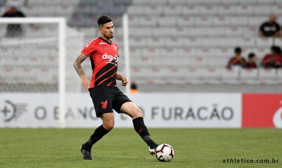 Pedro Henrique está de volta ao Ahtletico-PR (Foto: Site Oficial Athletico-PR)