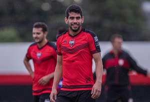 Ex-atacante da Ponte Preta desfalca o Atlético-GO contra o Grêmio