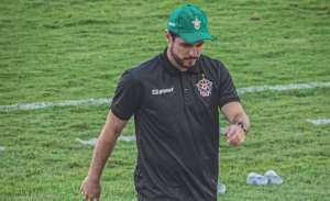 Time rebaixado na Série C acerta permanência de treinador