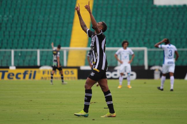 Figueirense derrota o Coritiba. Foto: Patrick Floriani/FFC Figueirense derrota o Coritiba. Foto: Patrick Floriani/FFC