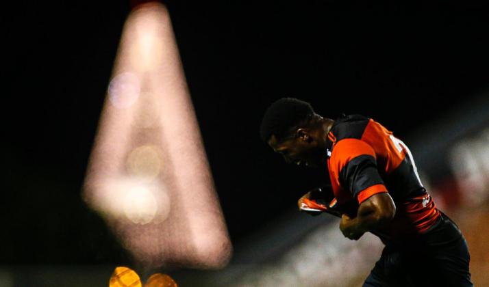 Ituano saiu na frente sob imagem ao fundo da árvore de Natal Ituano saiu na frente sob imagem ao fundo da árvore de Natal